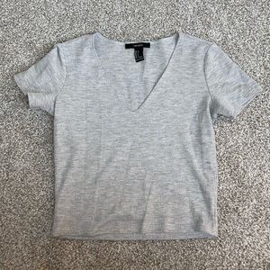grey v neck crop top